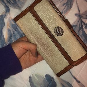 Dooney and bourke wallet